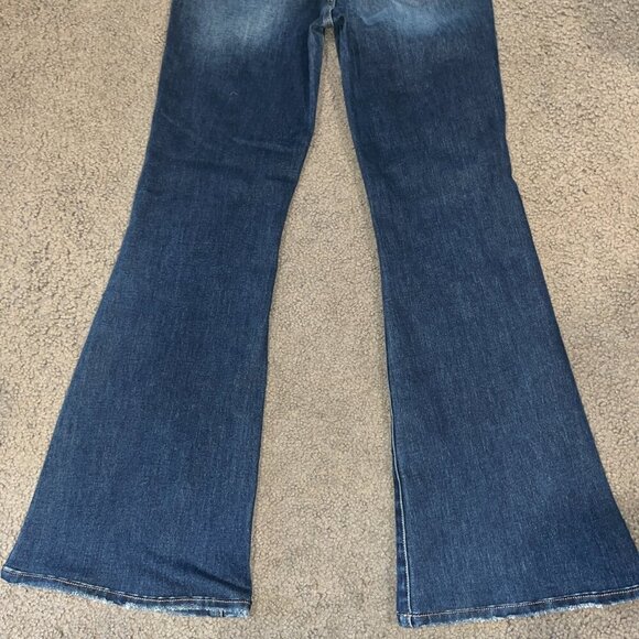 SOCIAL THREADS X RISEN High Rise Dark Wash Big Bell Flare Wide Leg Jeans - 3/26 - Picture 6 of 10